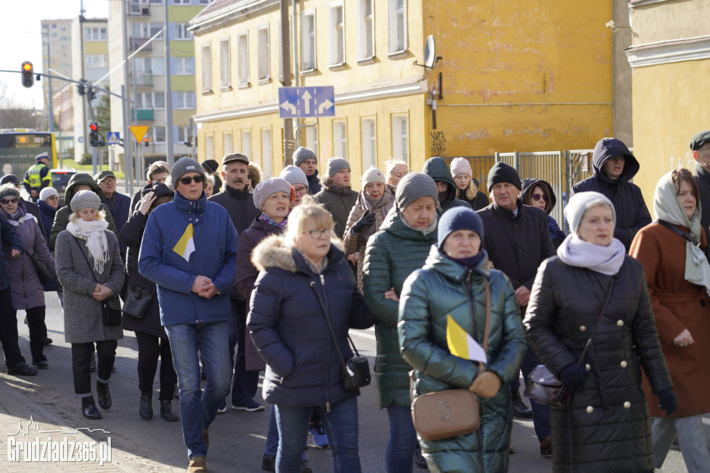 Ulicami Grudziądza przeszedł Marsz Papieski