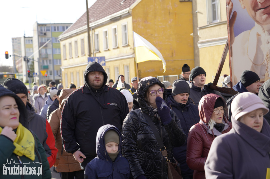 Ulicami Grudziądza przeszedł Marsz Papieski