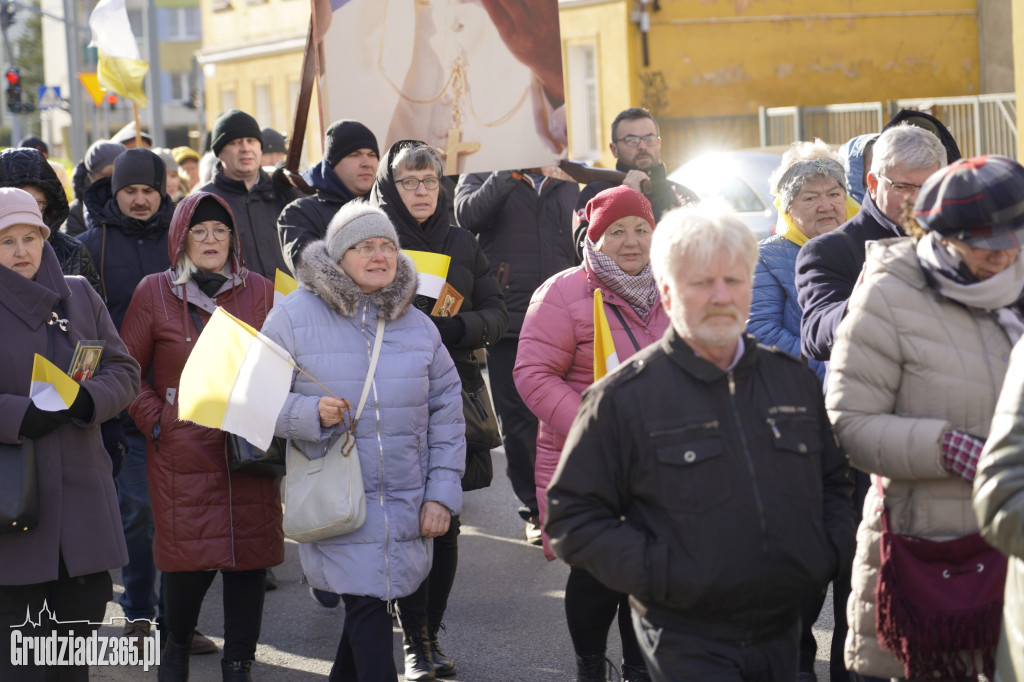 Ulicami Grudziądza przeszedł Marsz Papieski