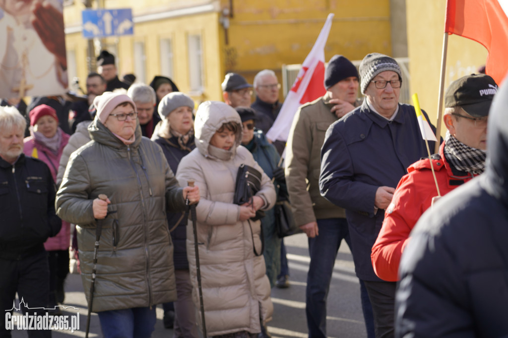 Ulicami Grudziądza przeszedł Marsz Papieski