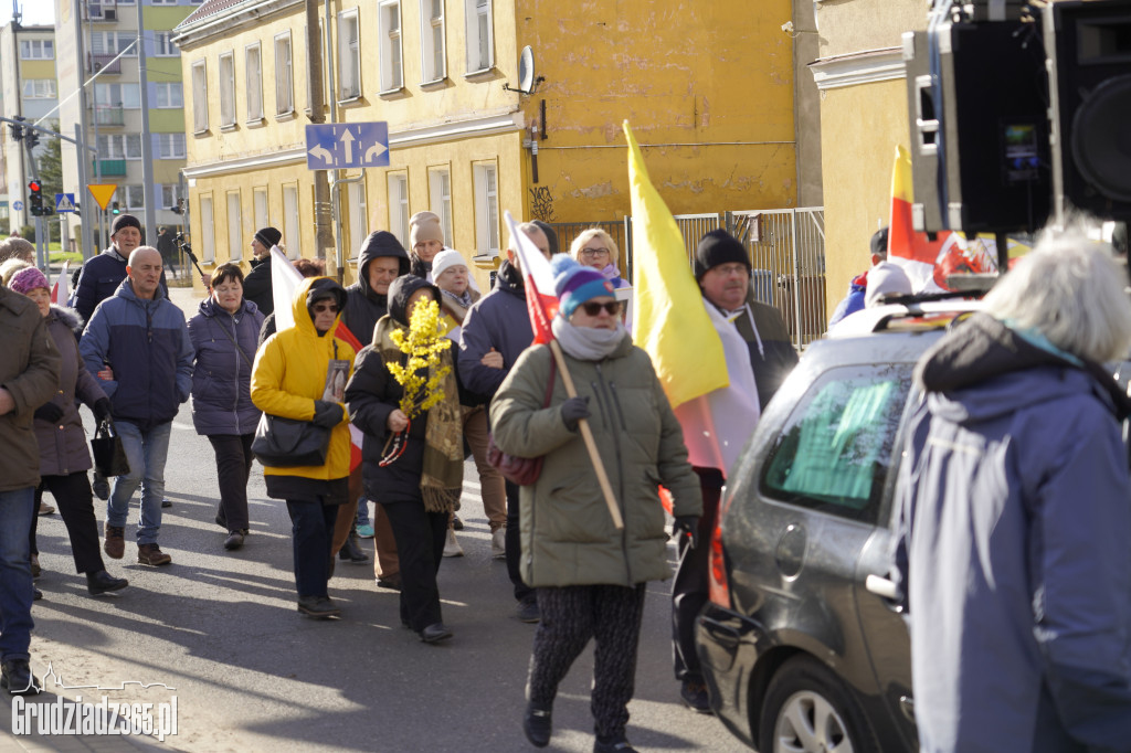 Ulicami Grudziądza przeszedł Marsz Papieski