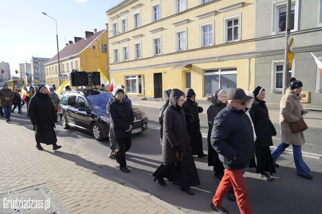 Ulicami Grudziądza przeszedł Marsz Papieski