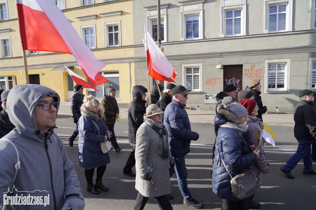 Ulicami Grudziądza przeszedł Marsz Papieski