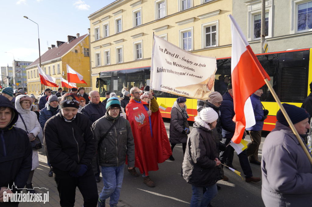 Ulicami Grudziądza przeszedł Marsz Papieski