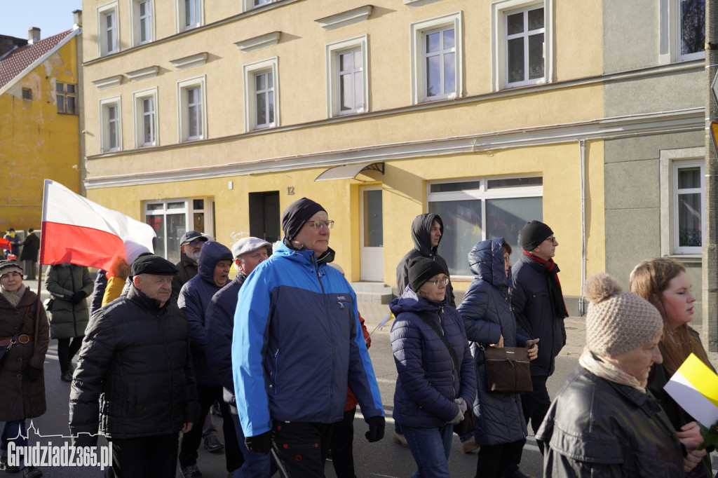 Ulicami Grudziądza przeszedł Marsz Papieski