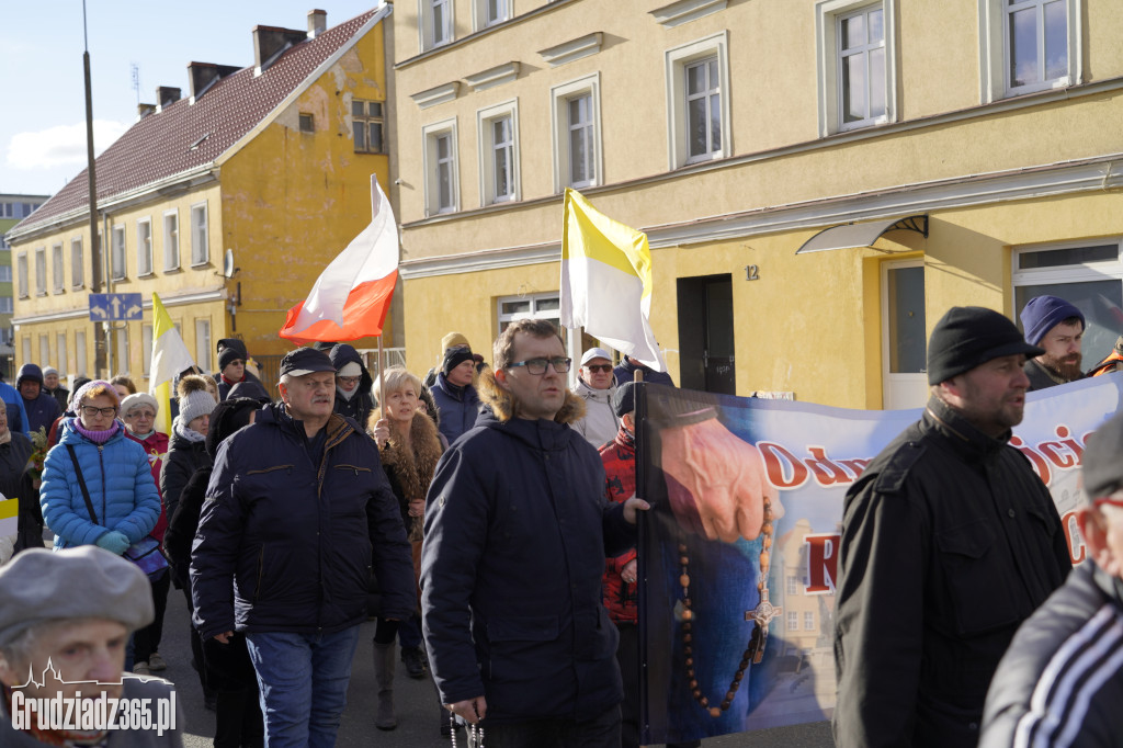 Ulicami Grudziądza przeszedł Marsz Papieski