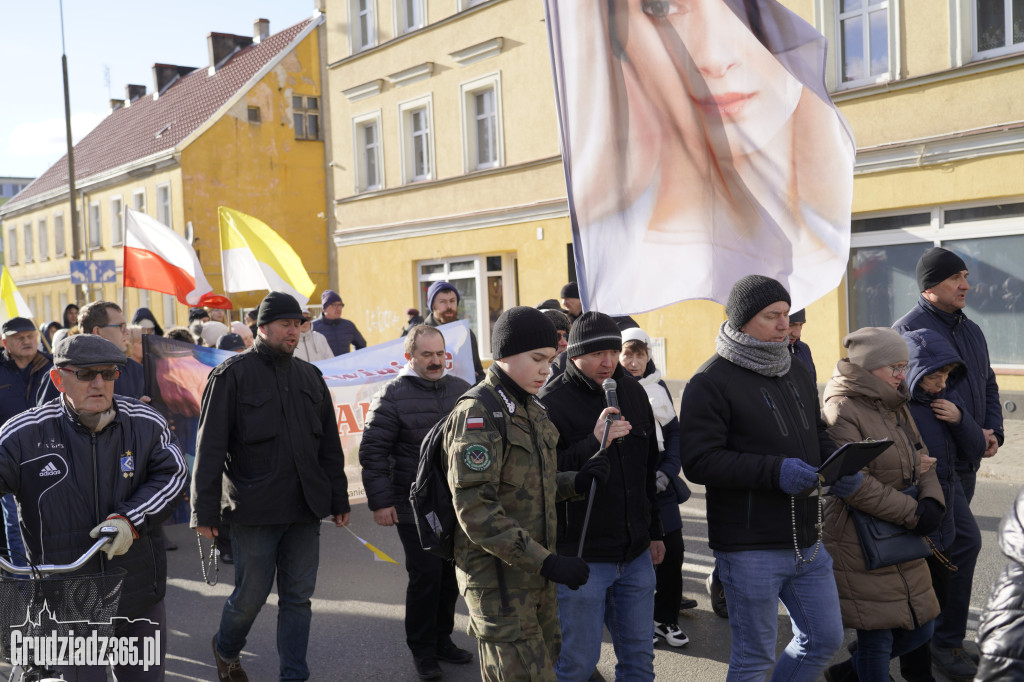 Ulicami Grudziądza przeszedł Marsz Papieski