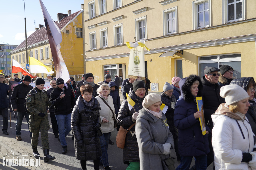 Ulicami Grudziądza przeszedł Marsz Papieski