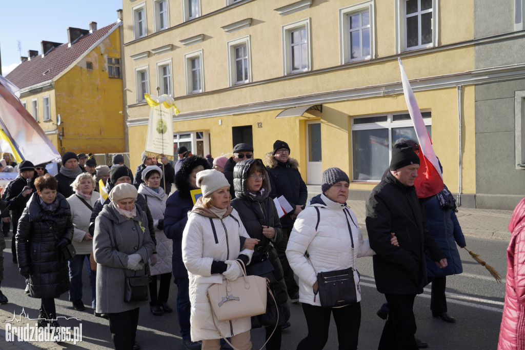Ulicami Grudziądza przeszedł Marsz Papieski