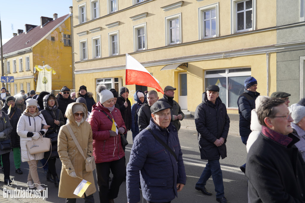 Ulicami Grudziądza przeszedł Marsz Papieski