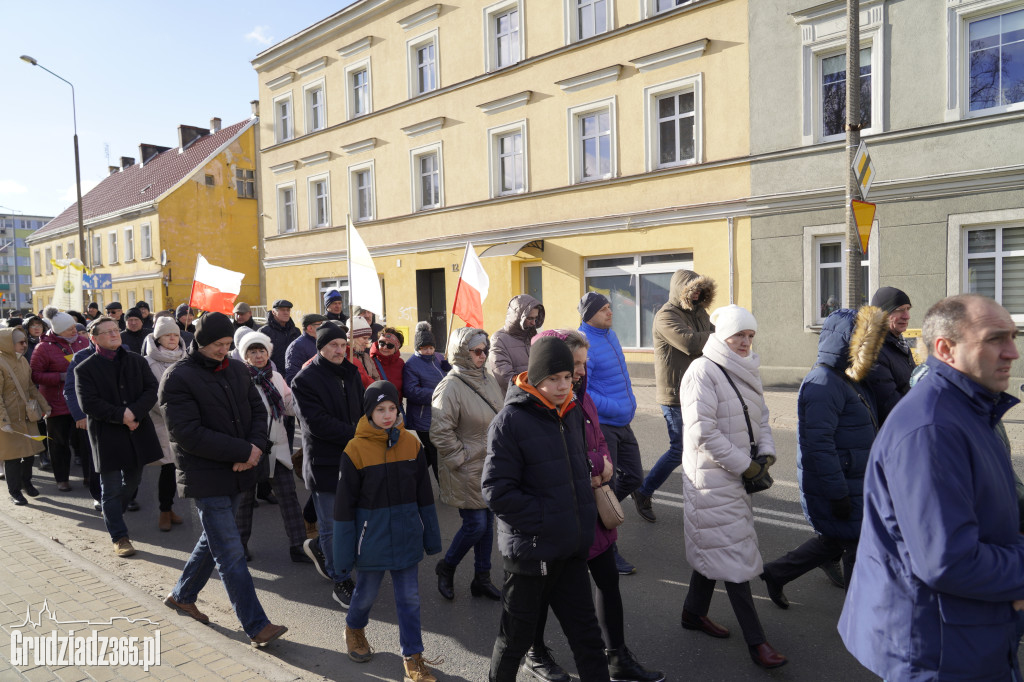 Ulicami Grudziądza przeszedł Marsz Papieski
