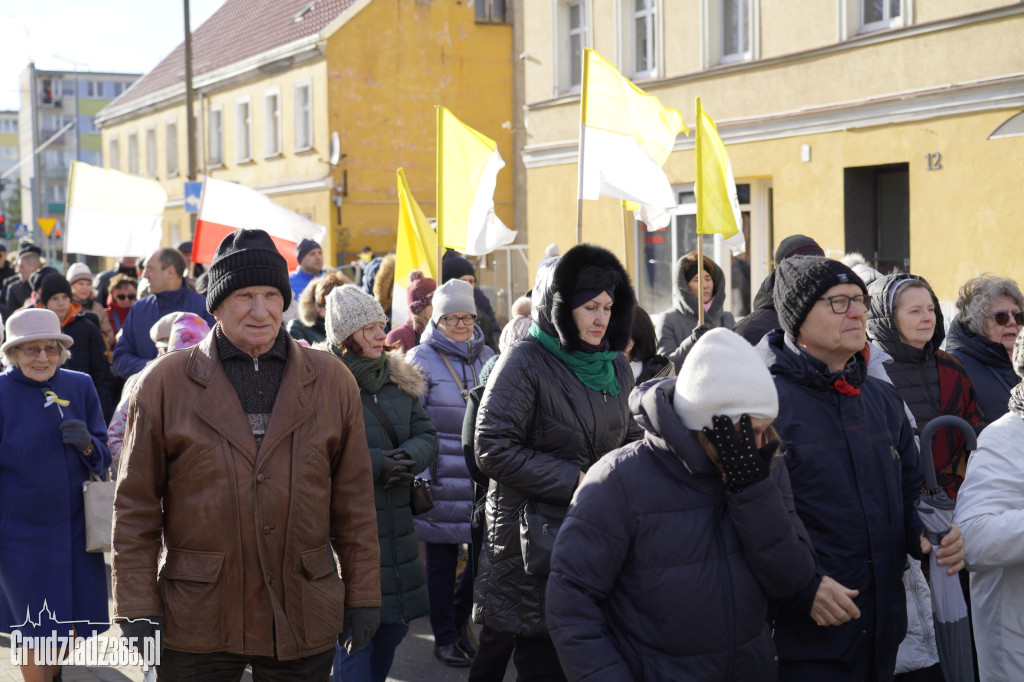 Ulicami Grudziądza przeszedł Marsz Papieski