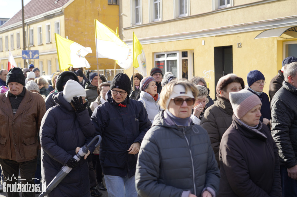 Ulicami Grudziądza przeszedł Marsz Papieski