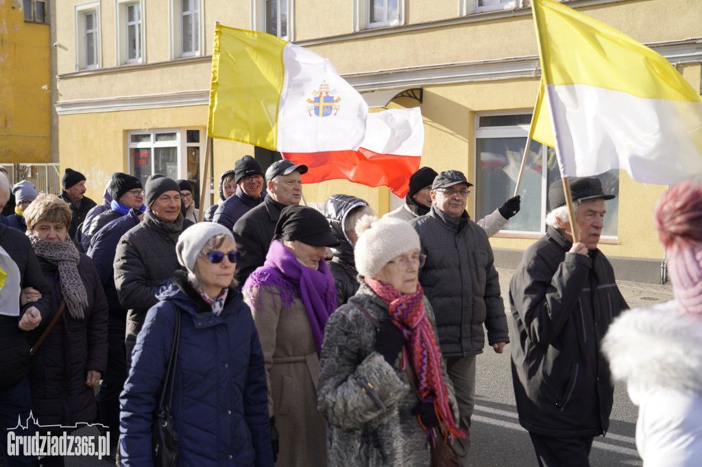 Ulicami Grudziądza przeszedł Marsz Papieski