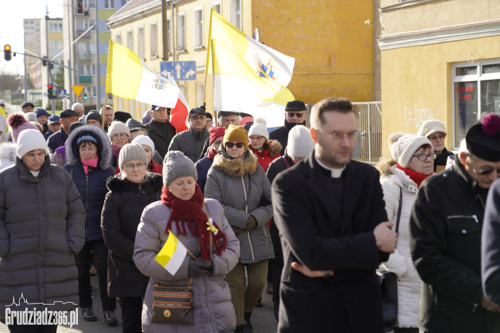 Ulicami Grudziądza przeszedł Marsz Papieski