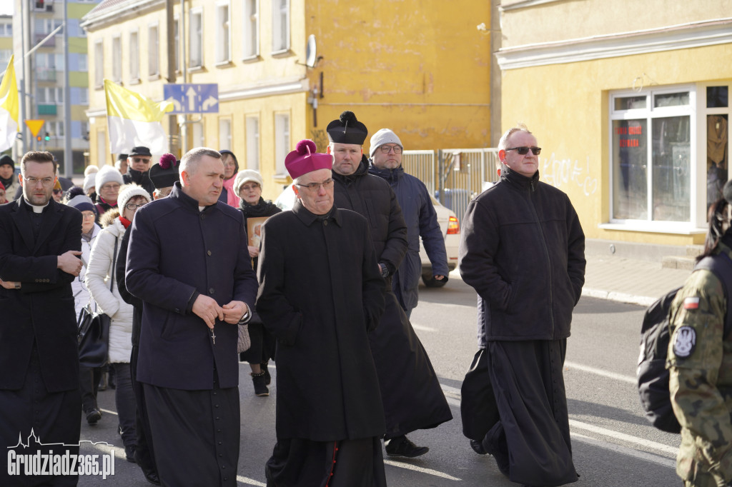 Ulicami Grudziądza przeszedł Marsz Papieski