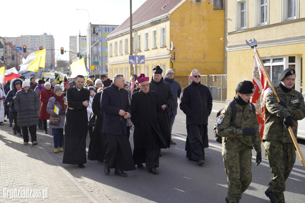 Ulicami Grudziądza przeszedł Marsz Papieski