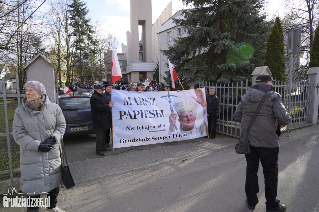 Ulicami Grudziądza przeszedł Marsz Papieski