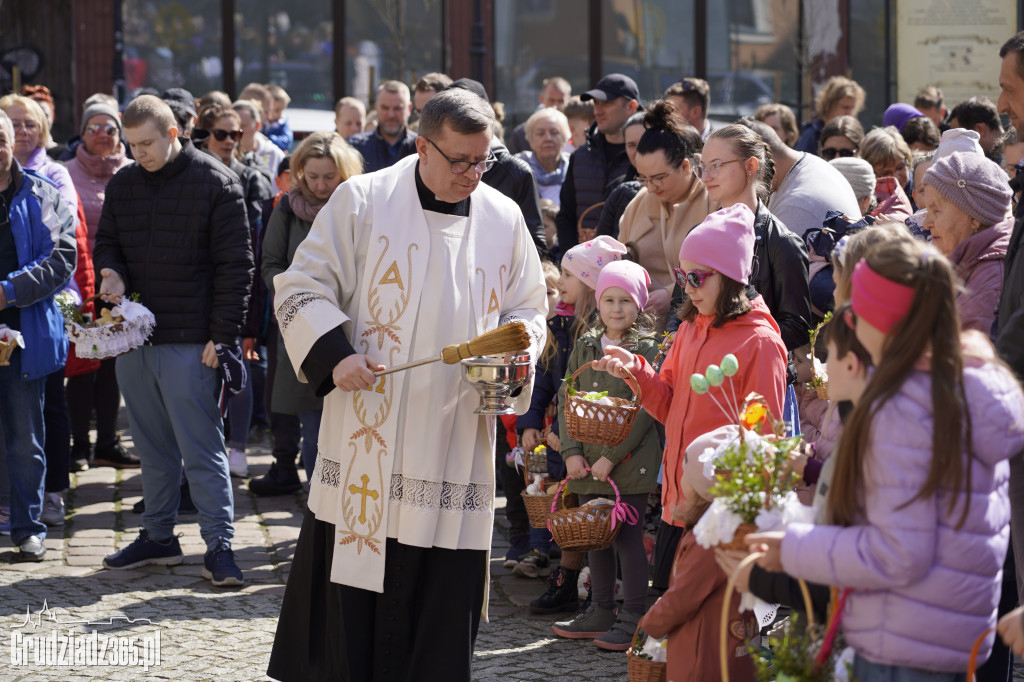 Święcenie pokarmów w Bazylice Kolegiackiej w Grudziądzu