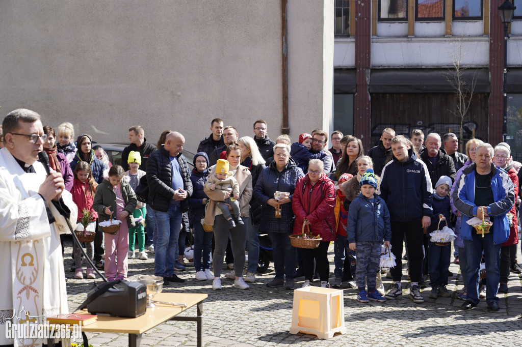 Święcenie pokarmów w Bazylice Kolegiackiej w Grudziądzu