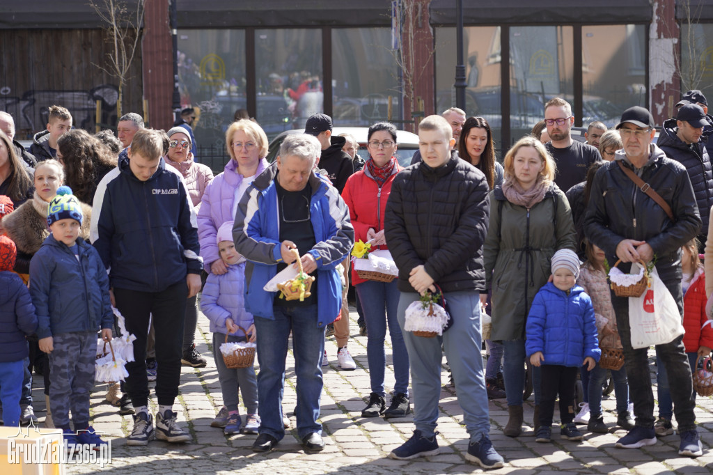 Święcenie pokarmów w Bazylice Kolegiackiej w Grudziądzu