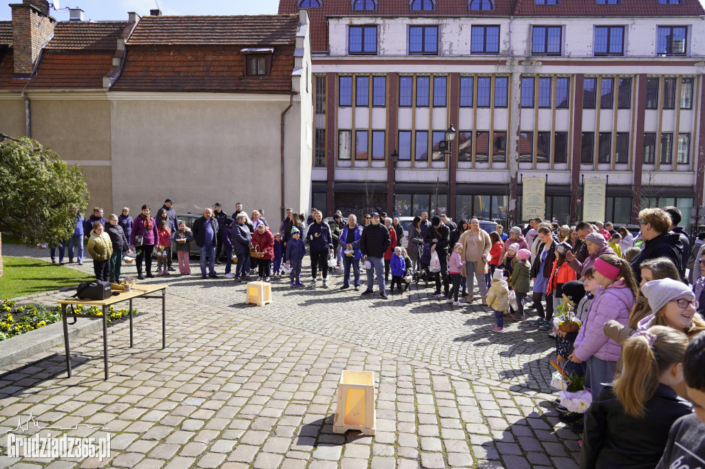 Święcenie pokarmów w Bazylice Kolegiackiej w Grudziądzu