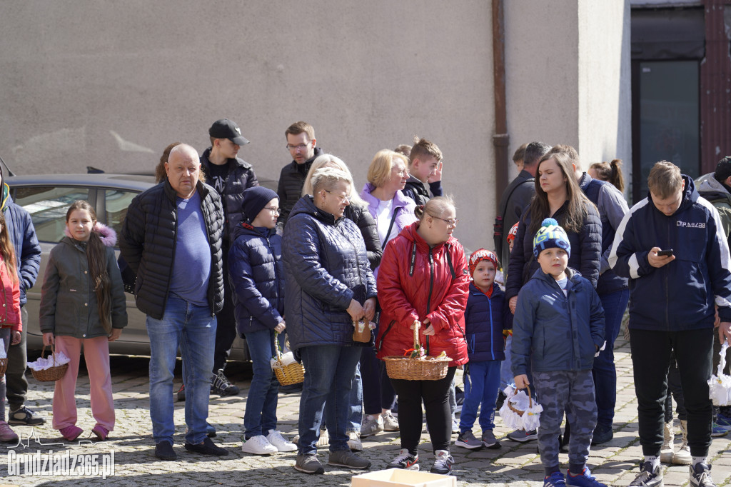Święcenie pokarmów w Bazylice Kolegiackiej w Grudziądzu