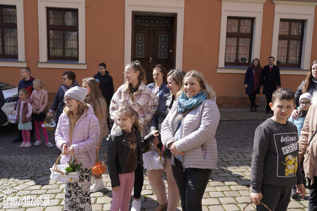 Święcenie pokarmów w Bazylice Kolegiackiej w Grudziądzu