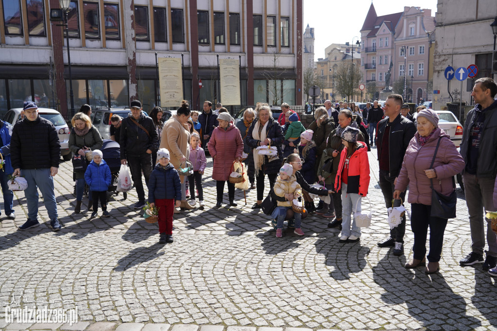 Święcenie pokarmów w Bazylice Kolegiackiej w Grudziądzu