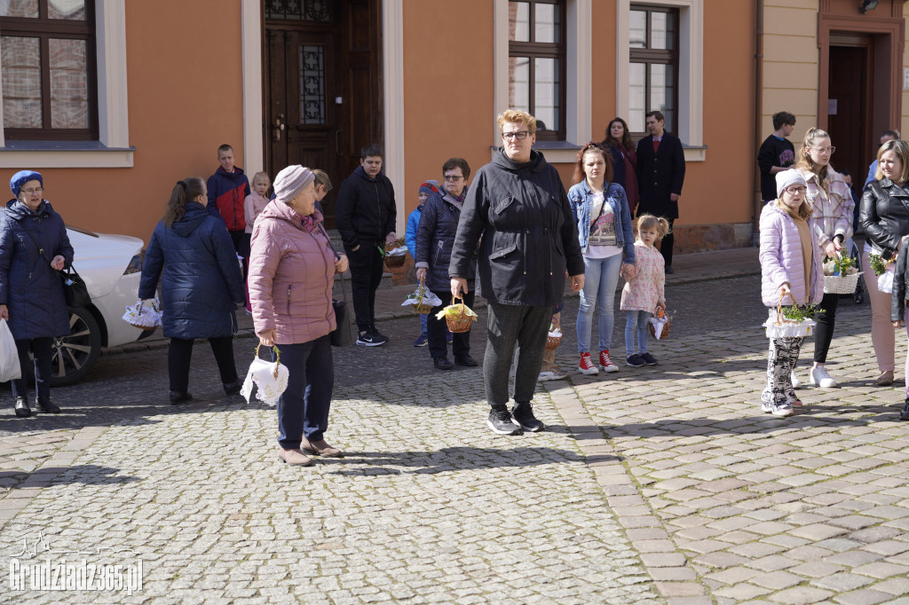 Święcenie pokarmów w Bazylice Kolegiackiej w Grudziądzu