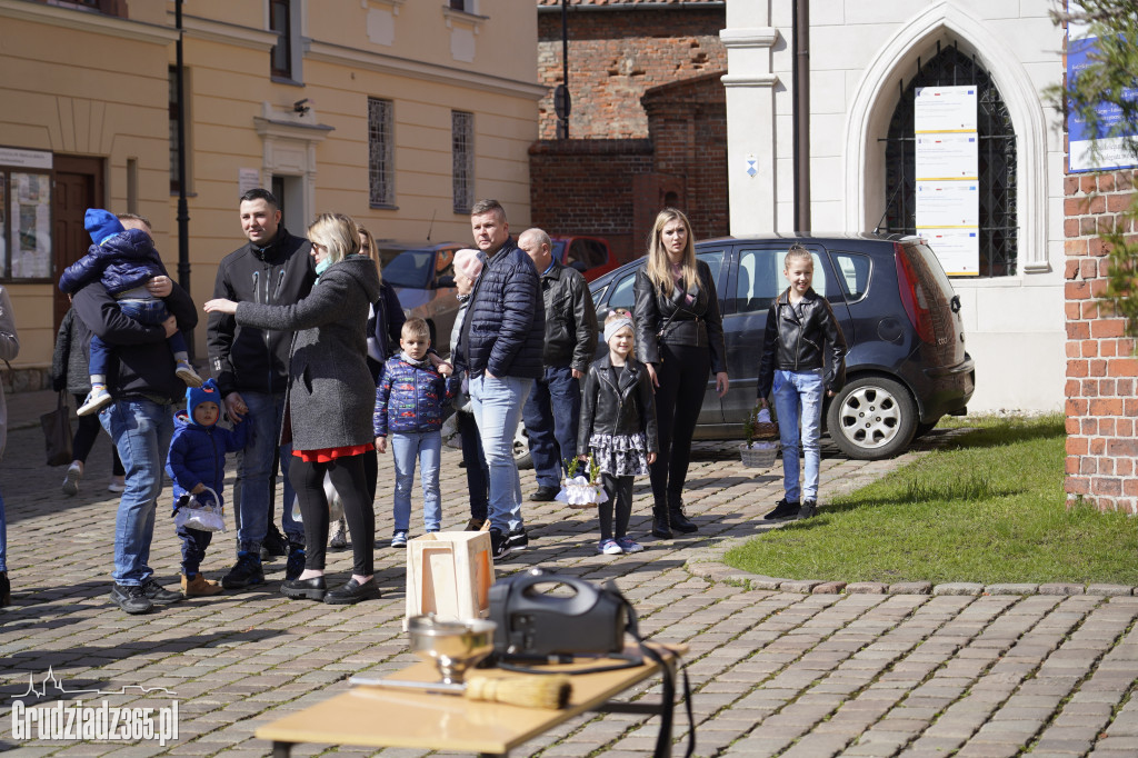 Święcenie pokarmów w Bazylice Kolegiackiej w Grudziądzu