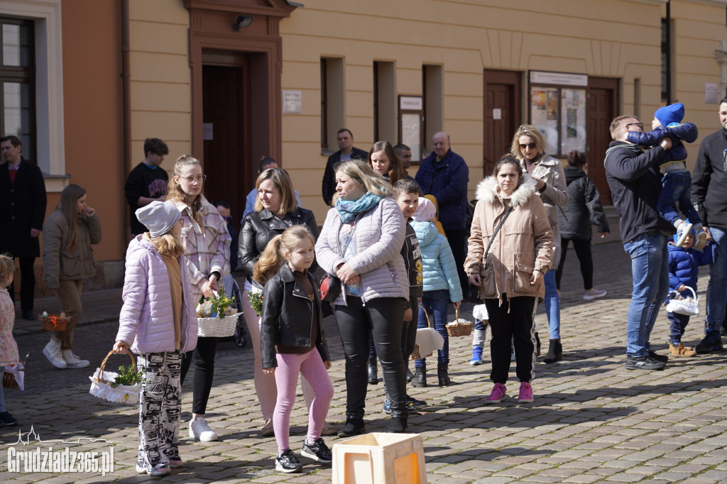 Święcenie pokarmów w Bazylice Kolegiackiej w Grudziądzu