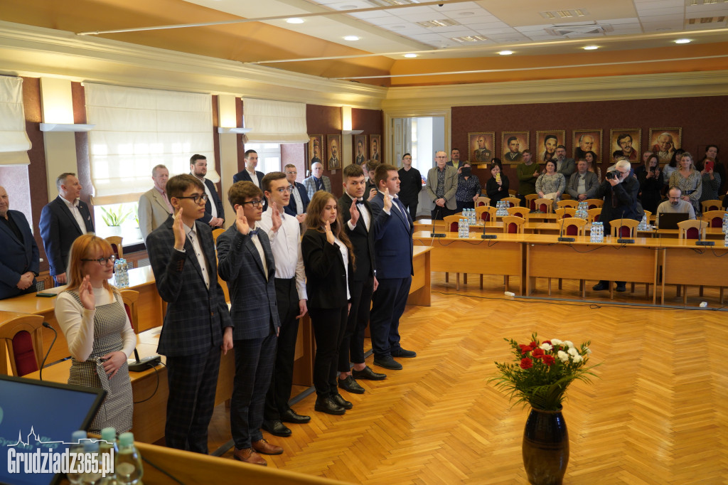 Sesja inauguracyjna VI kadencji  Młodzieżowej Rady Miejskiej Grudziądza