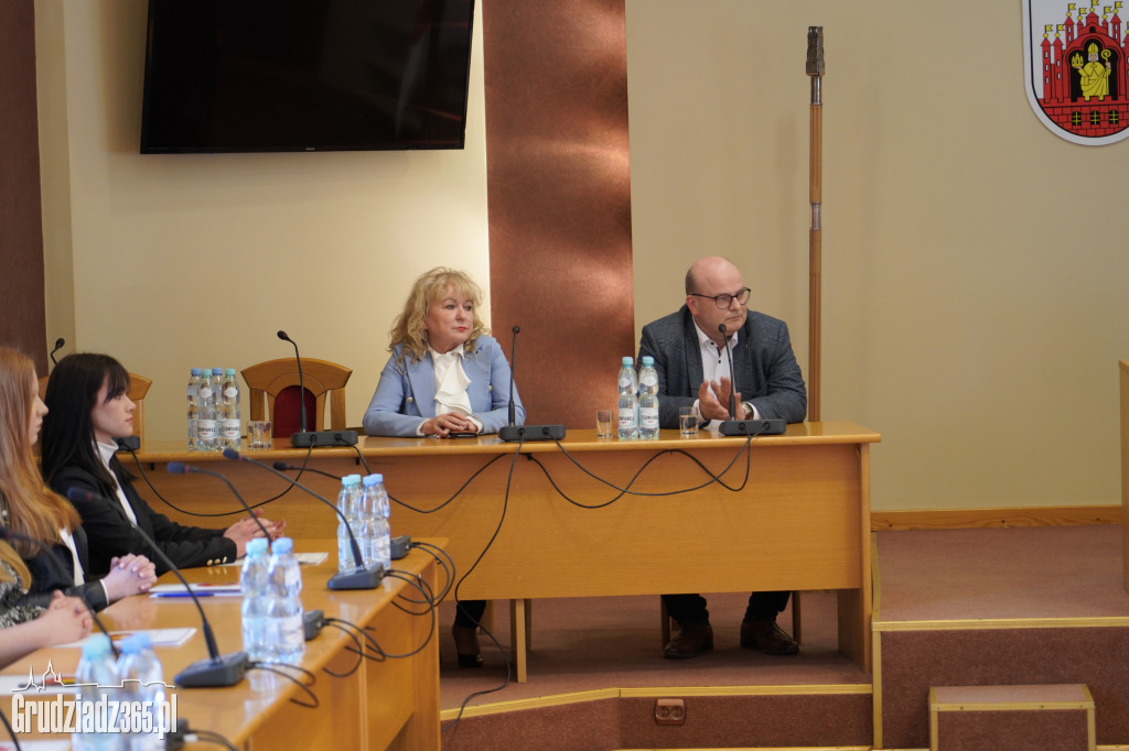 Sesja inauguracyjna VI kadencji  Młodzieżowej Rady Miejskiej Grudziądza