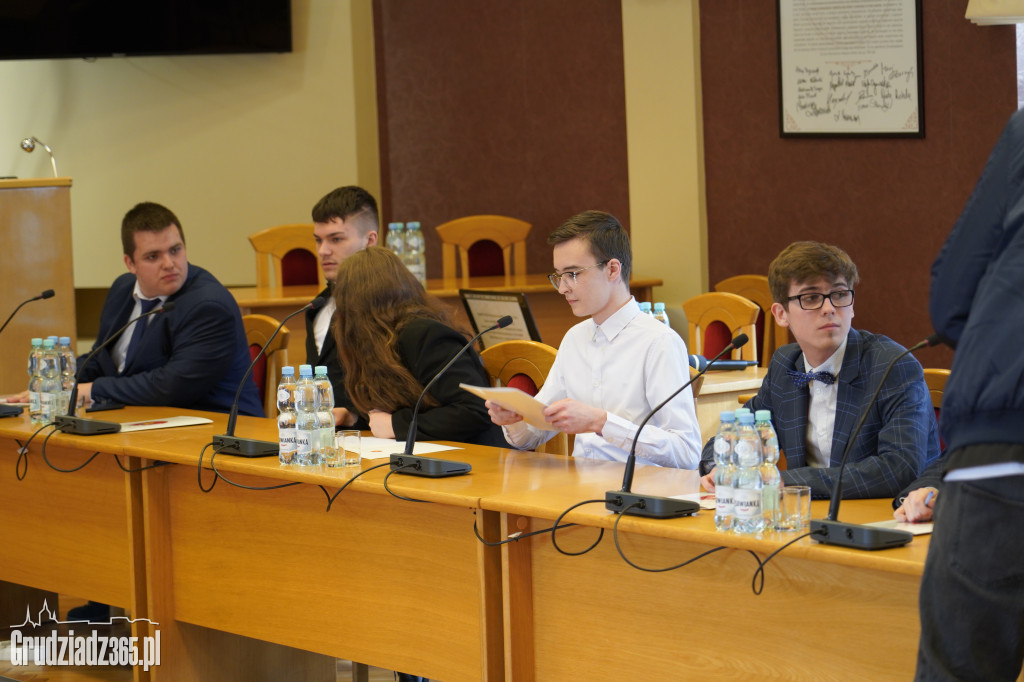 Sesja inauguracyjna VI kadencji  Młodzieżowej Rady Miejskiej Grudziądza