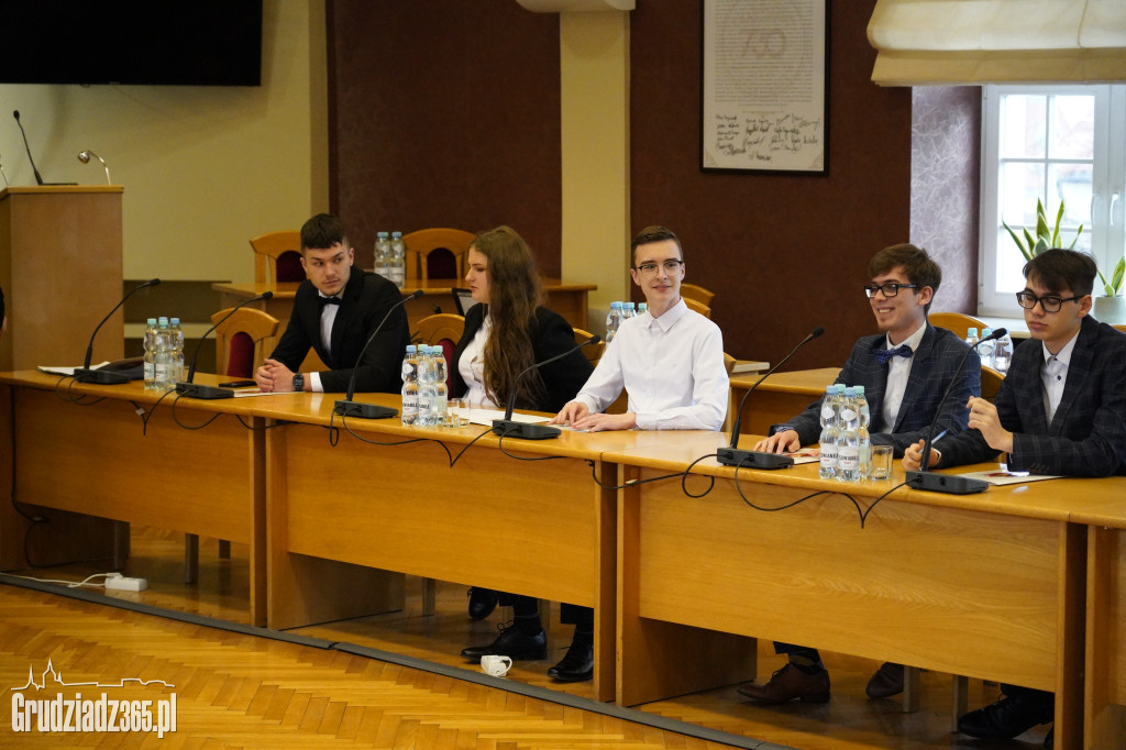 Sesja inauguracyjna VI kadencji  Młodzieżowej Rady Miejskiej Grudziądza