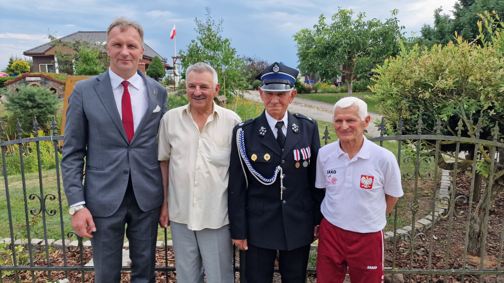 Odsłonięto tablicę pamiątkową na cześć grudziądzanina Waldemara Baszanowskiego