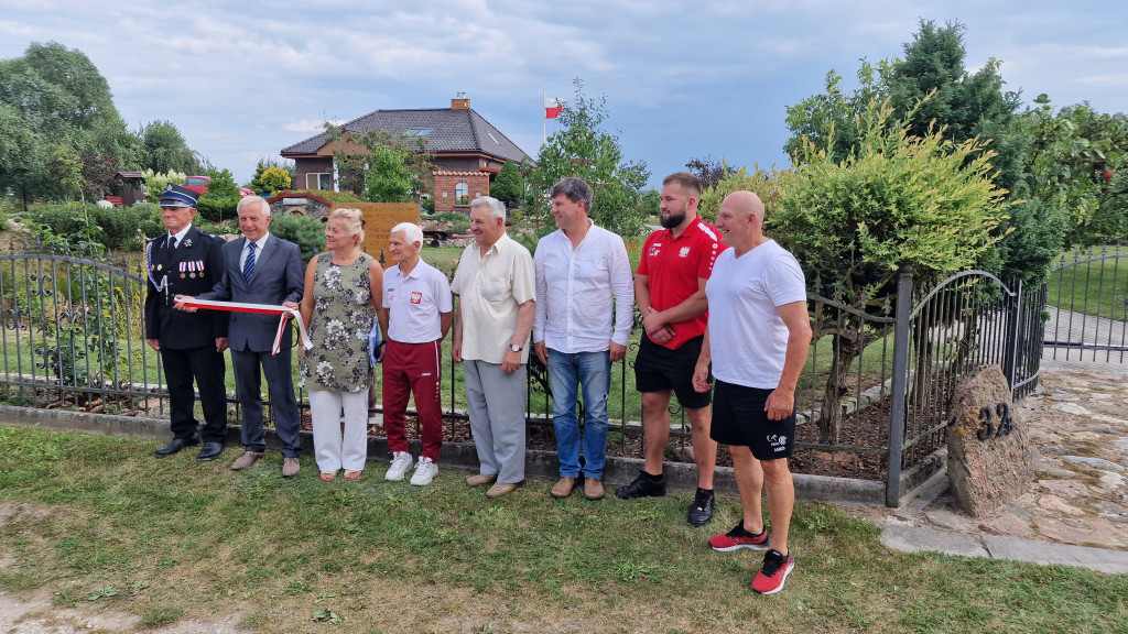 Odsłonięto tablicę pamiątkową na cześć grudziądzanina Waldemara Baszanowskiego