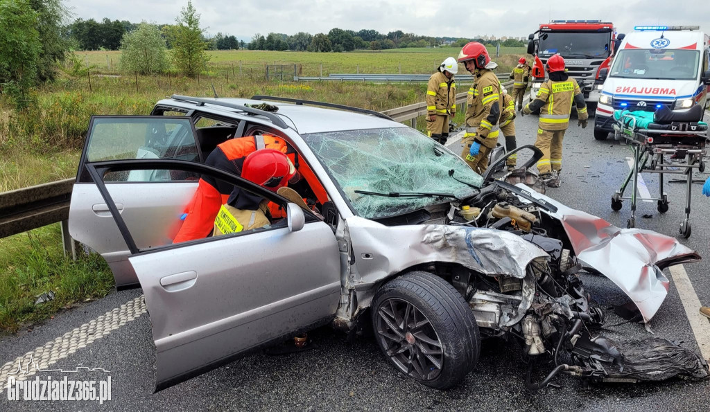 Poważny wypadek przed bramkami na A1 w Grudziądzu