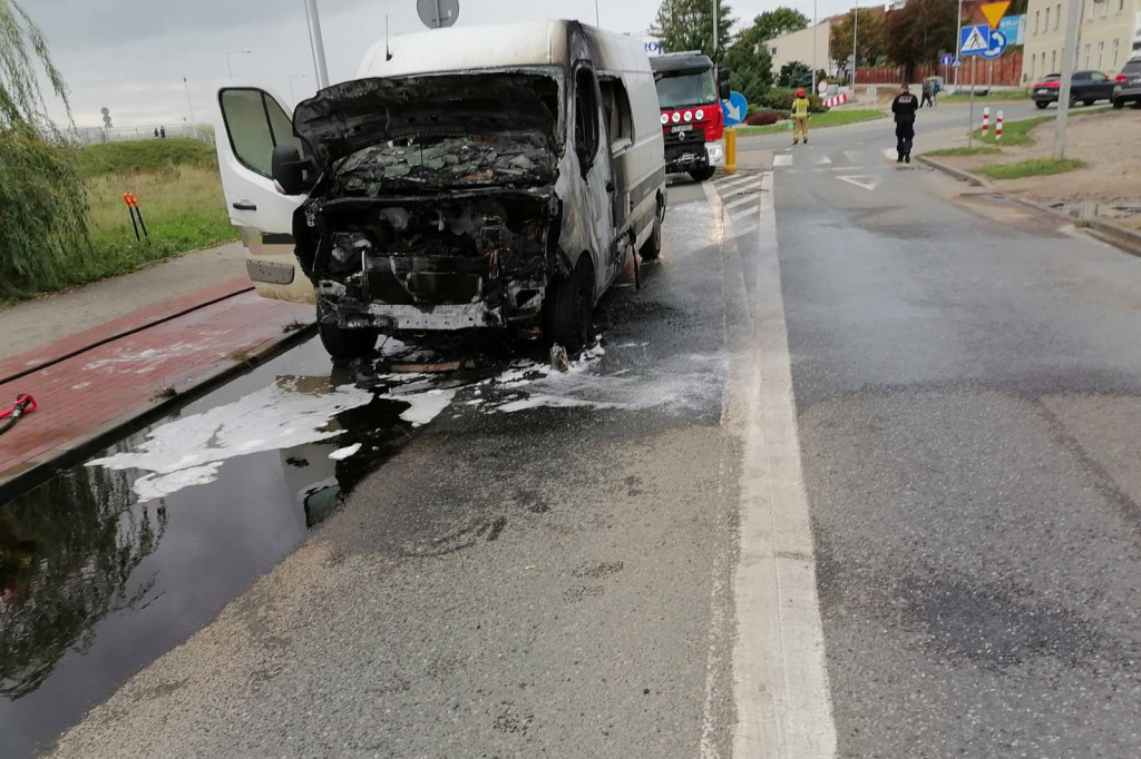 Pożar busa na ulicy Portowej w Grudziądzu