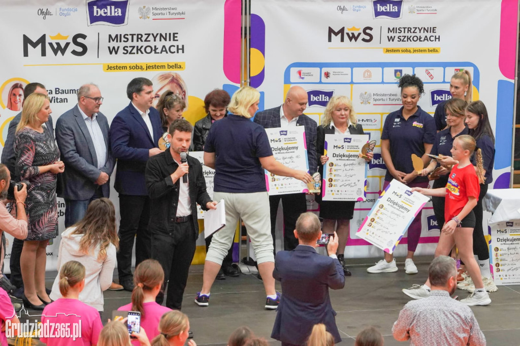 MISTRZYNIE W SZKOŁACH - Otylia Jędrzejczak w Grudziądzu
