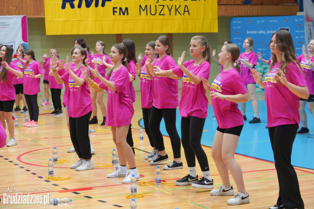 MISTRZYNIE W SZKOŁACH - Otylia Jędrzejczak w Grudziądzu
