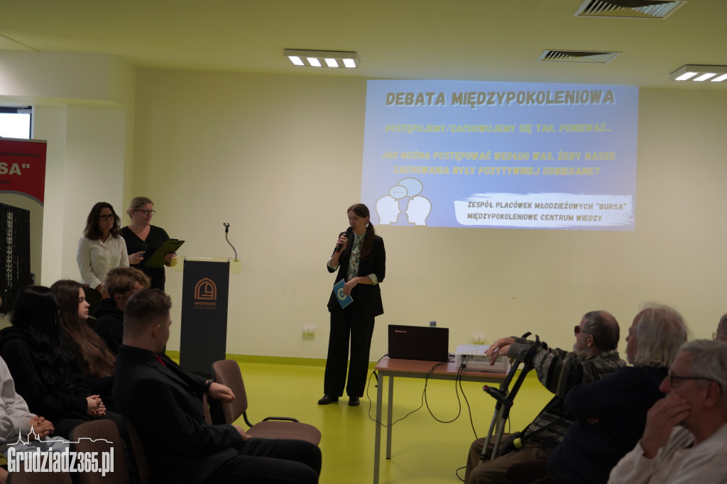 Co nam w sobie przeszkadza, czyli jak poprawić relacje międzypokoleniowe, debata