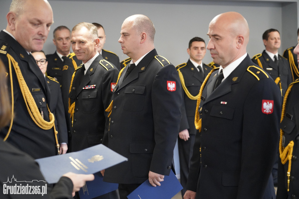 Awanse w stopniach służbowych oraz wyróżnienia dla grudziądzkich strażaków