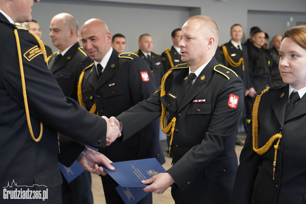 Awanse w stopniach służbowych oraz wyróżnienia dla grudziądzkich strażaków