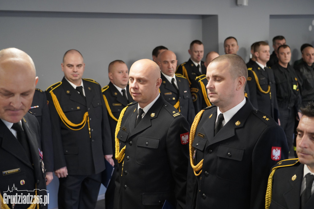 Awanse w stopniach służbowych oraz wyróżnienia dla grudziądzkich strażaków