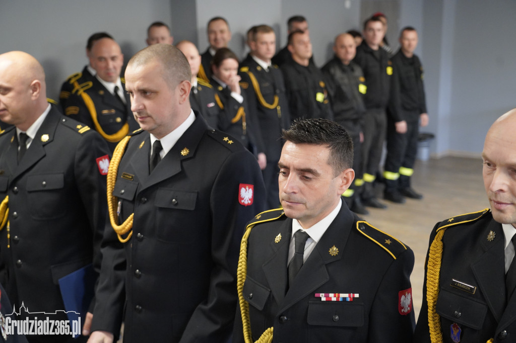 Awanse w stopniach służbowych oraz wyróżnienia dla grudziądzkich strażaków
