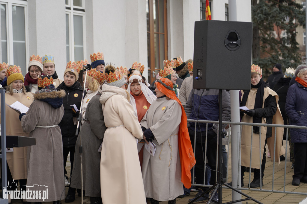 Ulicami Grudziądza po raz dziesiąty przemaszerował Orszak Trzech Króli