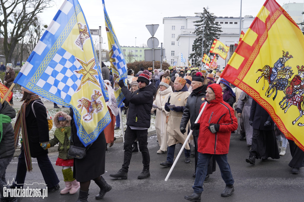 Ulicami Grudziądza po raz dziesiąty przemaszerował Orszak Trzech Króli