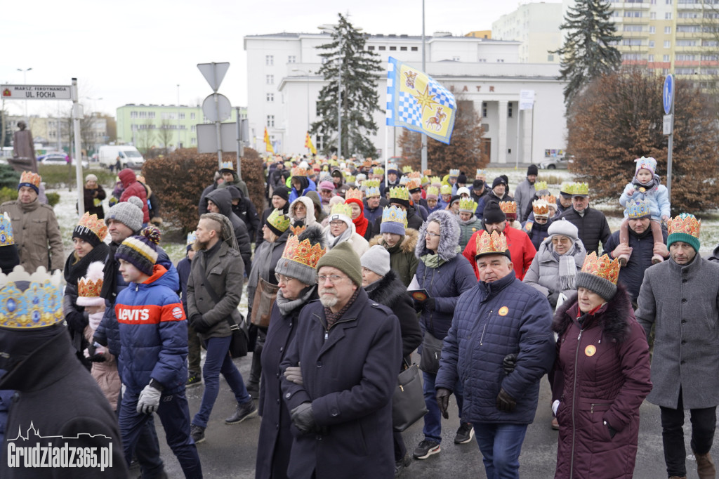 Ulicami Grudziądza po raz dziesiąty przemaszerował Orszak Trzech Króli
